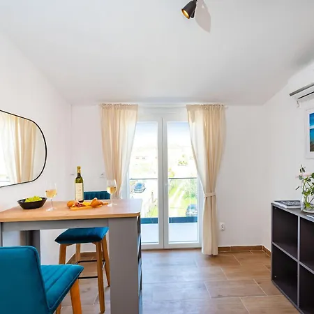 Apartment Lucija Mari Tribunj (Sibenik-Knin)
