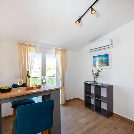 아파트 Lucija Mari