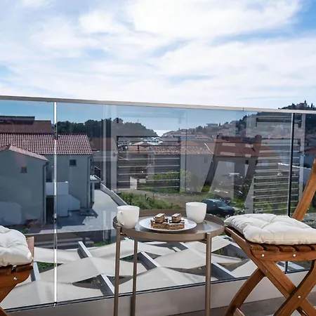 Lucija Mari Apartment