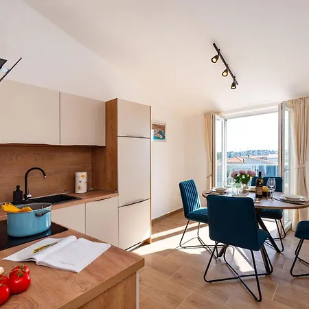 Apartment Lucija Mari