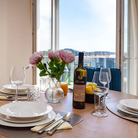 Lucija Mari 아파트 *