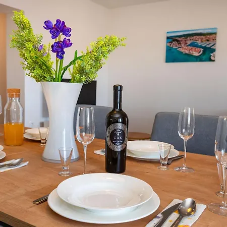 Lucija Mari 아파트 Tribalj