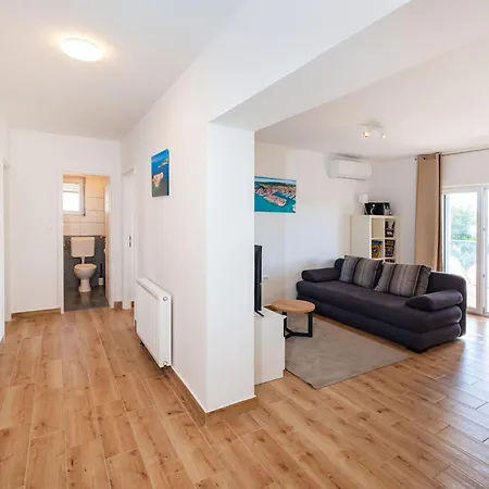 Lucija Mari * Tribalj