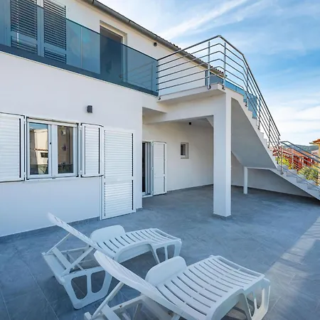 아파트 Lucija Mari