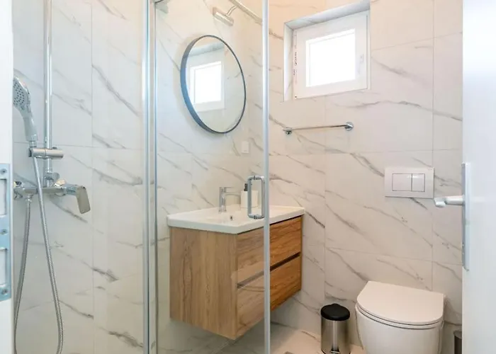 Lucija Mari דירה *