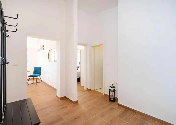 Appartement Lucija Mari *