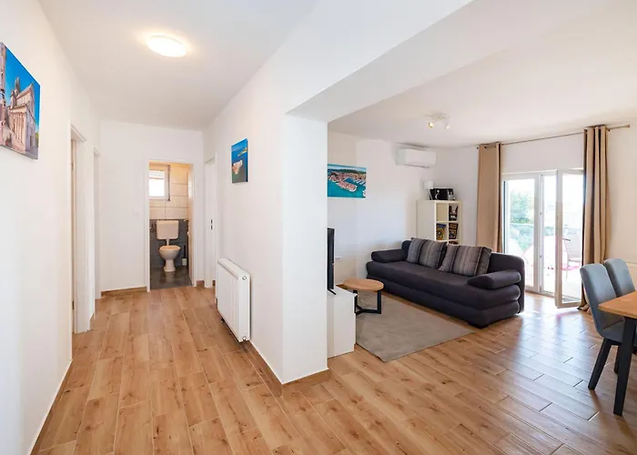 Lucija Mari * Tribalj